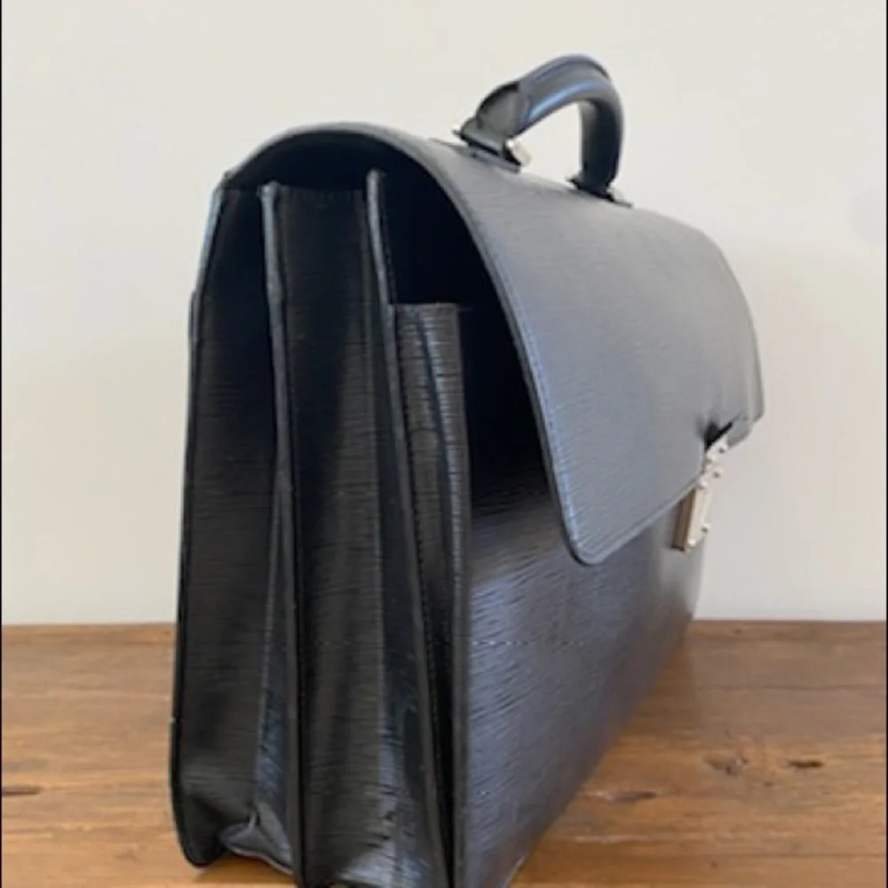 LOUIS VUITTON black epi leather Robusto brief case with silver buckle